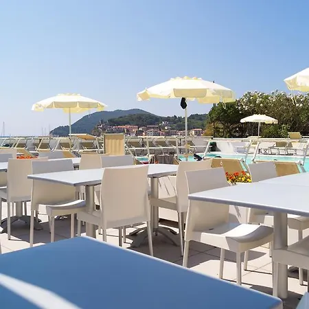 Hotel Montecristo 4*