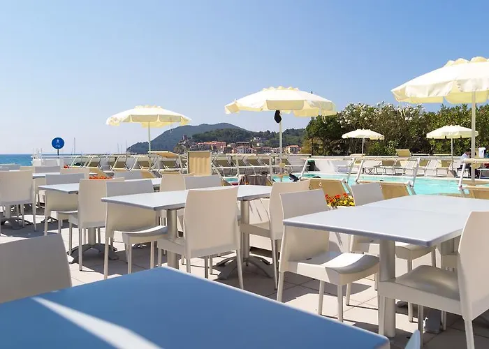 فندق Montecristo 4*