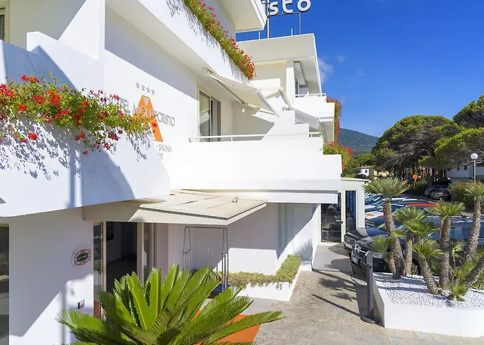 Montecristo 4* مارينا دي كامبو