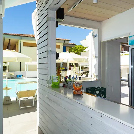 Montecristo 4* Марина-ди-Кампо